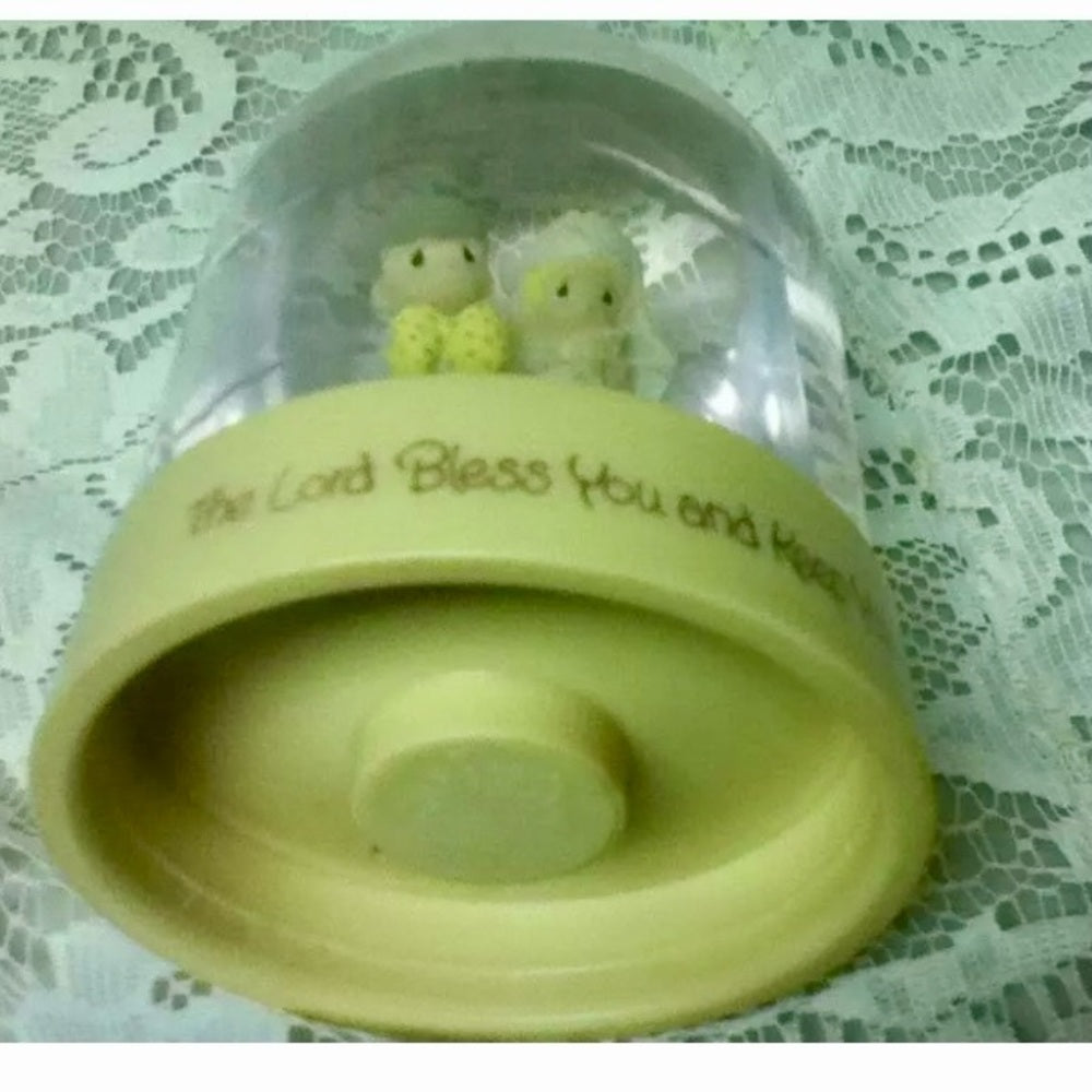 1986 Precious Moments, The Lord Bless and Keep YOu, 4inx4in Snow Bubble Glass Do