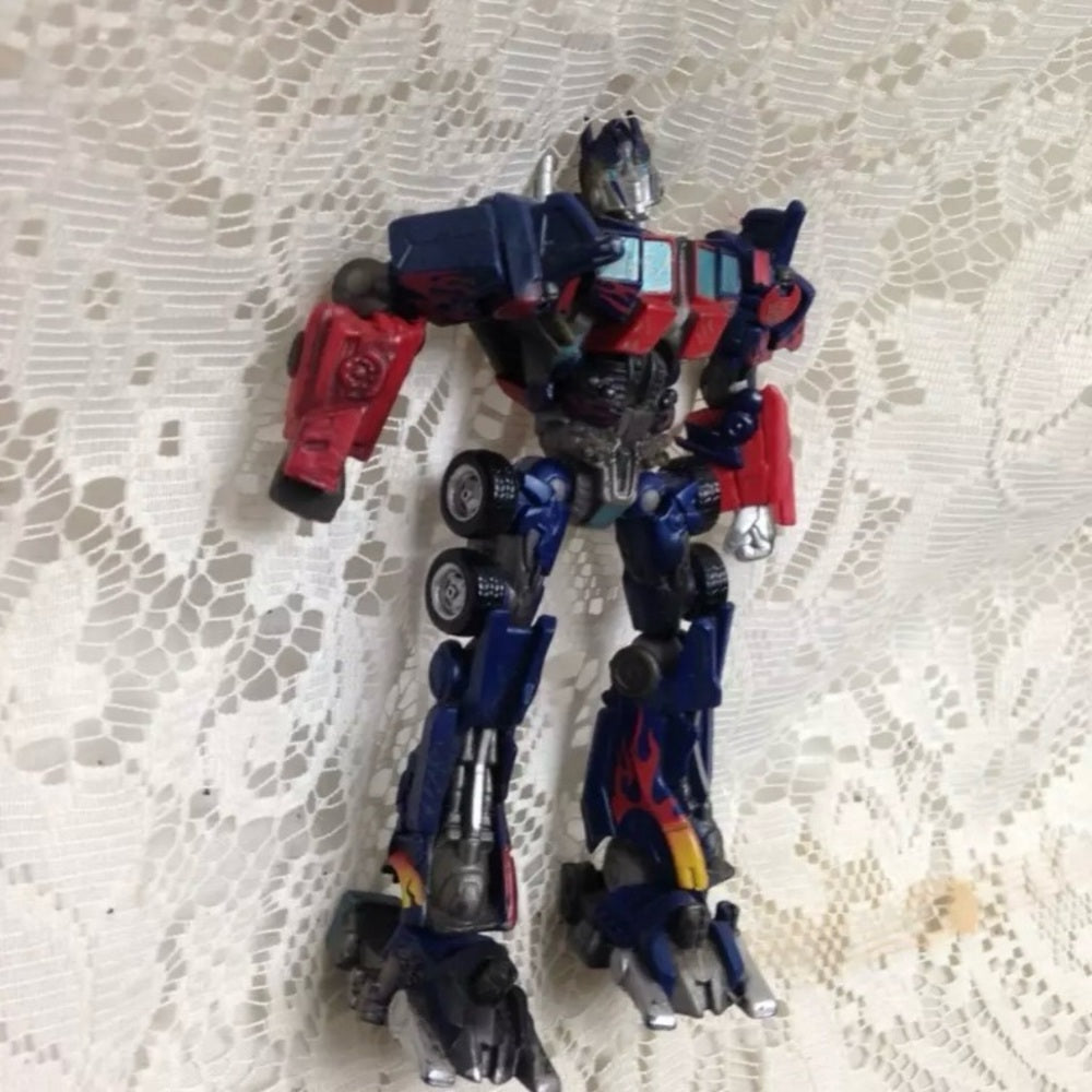 Vintage, Amazing, Black and Red Semi Truck Transformer