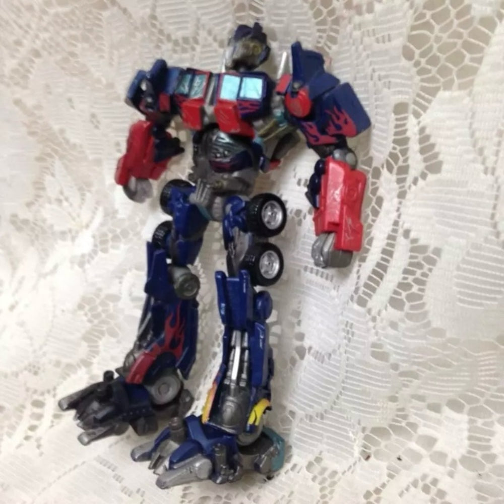 Vintage, Amazing, Black and Red Semi Truck Transformer