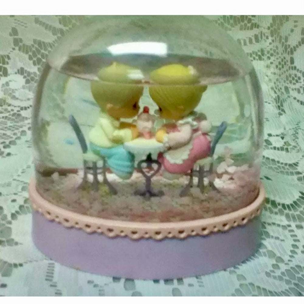 1992 Precious Moments, Loving is Sharing, 4inx4inx2.5in Snow Bubble Glass Dome