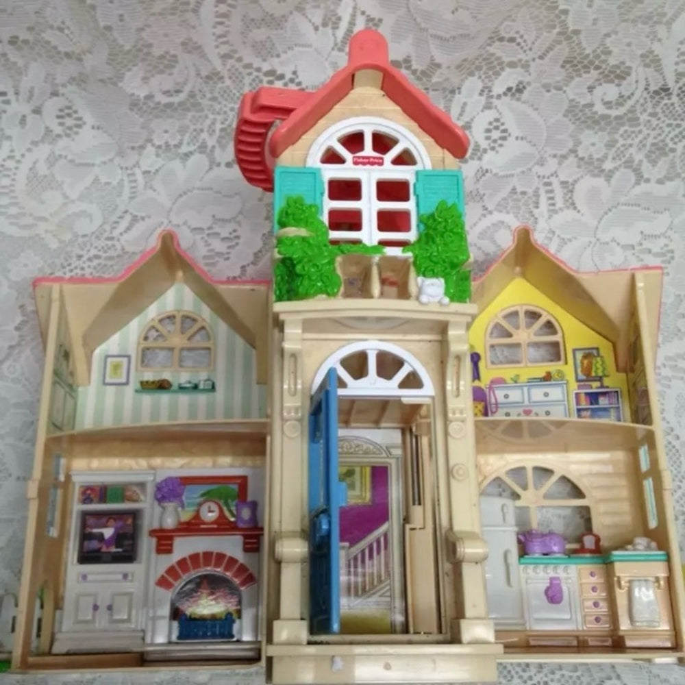 2000 Mattel Inc., Carry On Doll House 10in x 7.7in x 7in.