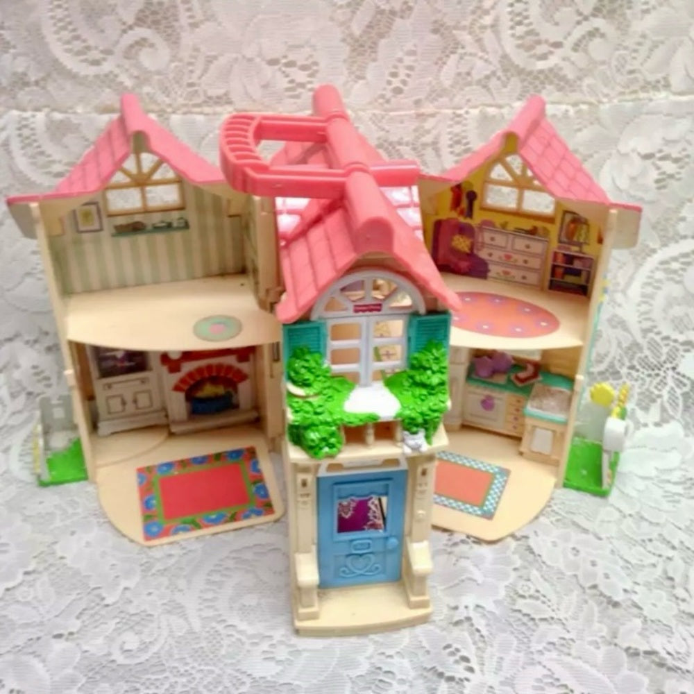 2000 Mattel Inc., Carry On Doll House 10in x 7.7in x 7in.