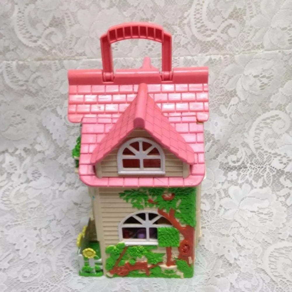 2000 Mattel Inc., Carry On Doll House 10in x 7.7in x 7in.