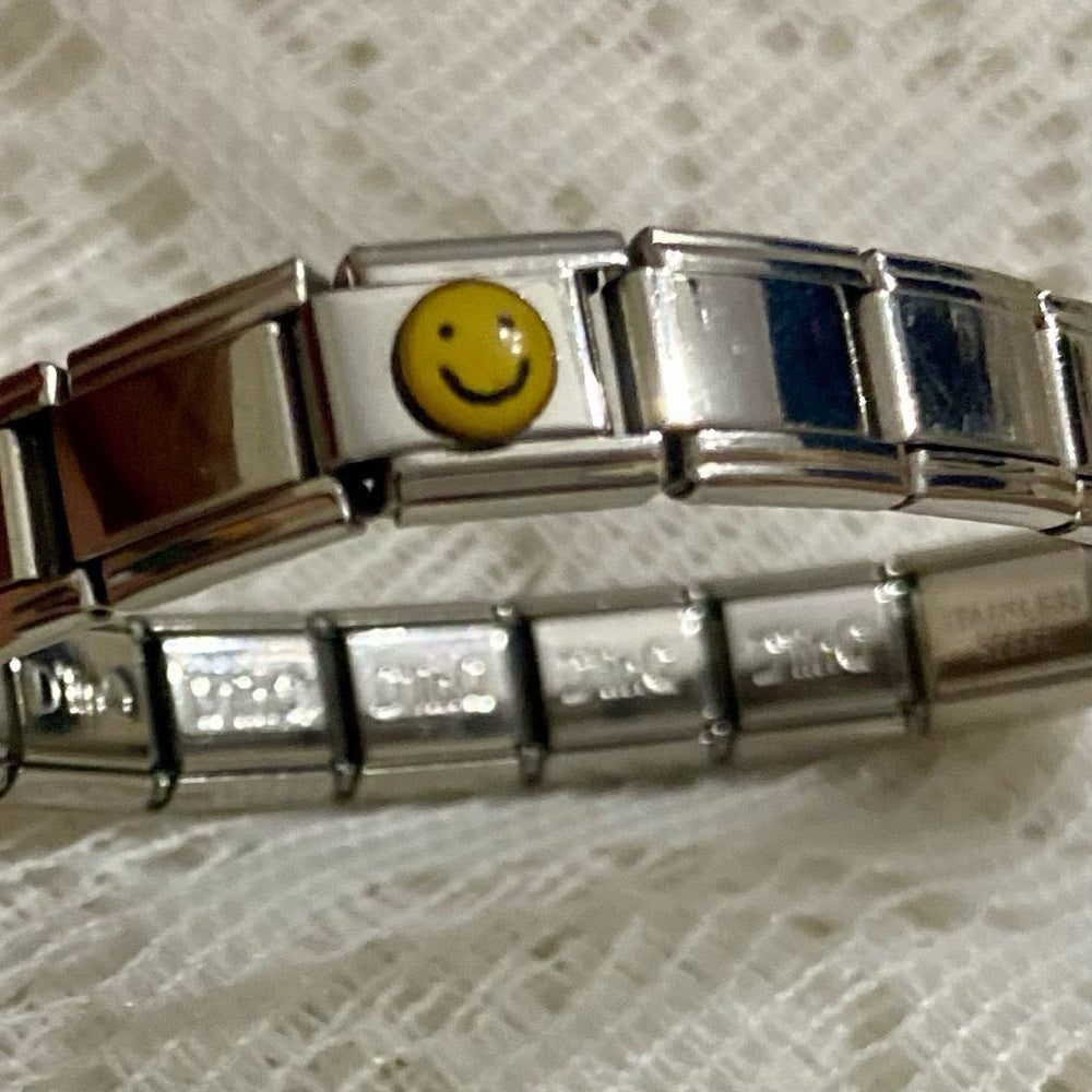 Vintage, D’LinkQ Smiley Silver Tone Stretchable Bracelet