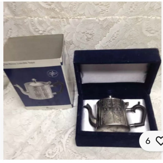 Intl. Silver Paul Revere Collectible Teapot Reproduction C1800 4in x 6in x 2.5in
