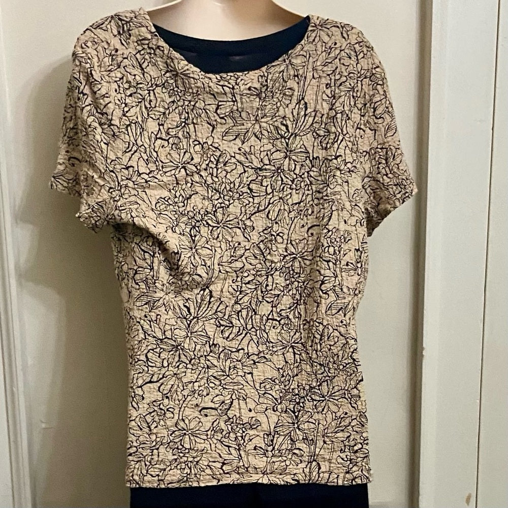 Croft and Barrow  Beige and Black Floral Short Sleeves Blouse  (L)
