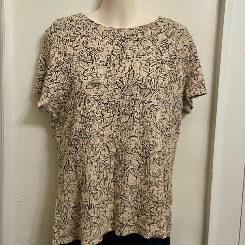 Croft and Barrow  Beige and Black Floral Short Sleeves Blouse  (L)