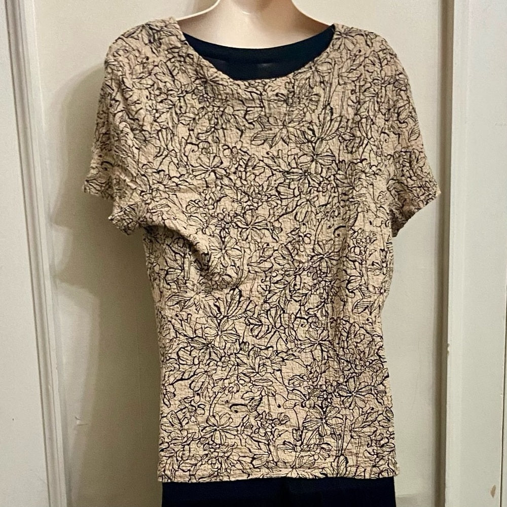 Croft and Barrow  Beige and Black Floral Short Sleeves Blouse  (L)