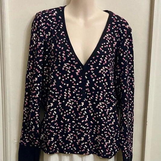 Victoria Secret, Black and Pink Hearts, VNecK Long Sleeves T Shirt-Blouse (M)