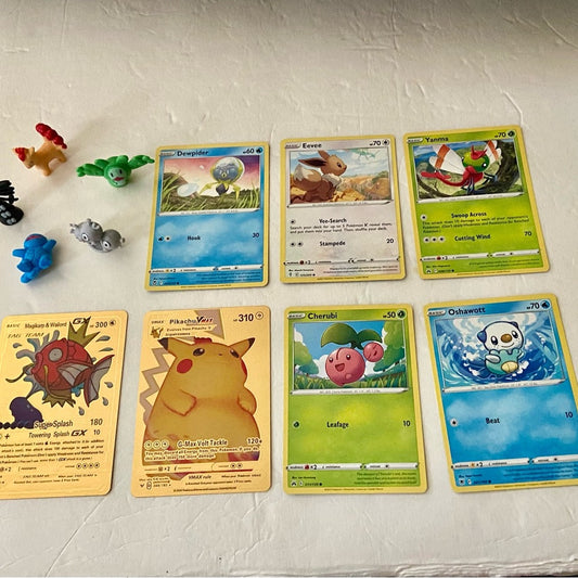 Lot GG: 12pc  Lot : 2 Gold Fan Arts Cards, 5 Pokemon Cards and 5 Pokémon…
