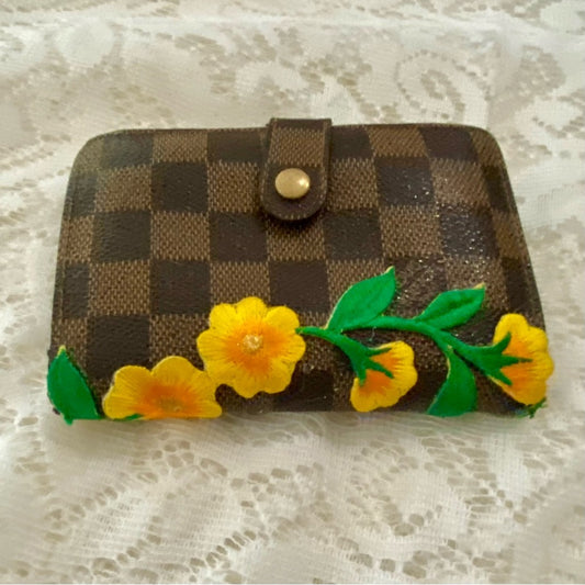 Vintage Louis Vuitton Damier Ebene Kisslock Compact Wallet 5in x 4in