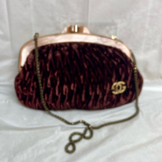 Vintage, Brown Velvet Shoulder Bag W/ Lucite Kisslock Clasp