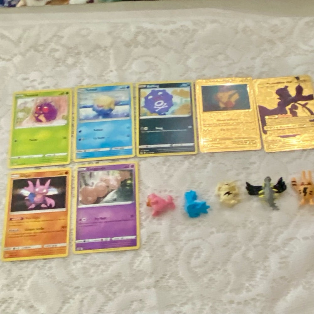 Lot QQ: 12pc Lot : 2 Gold Fan Arts Cards, 5 Pokemon Cards and 5 Pokémon …