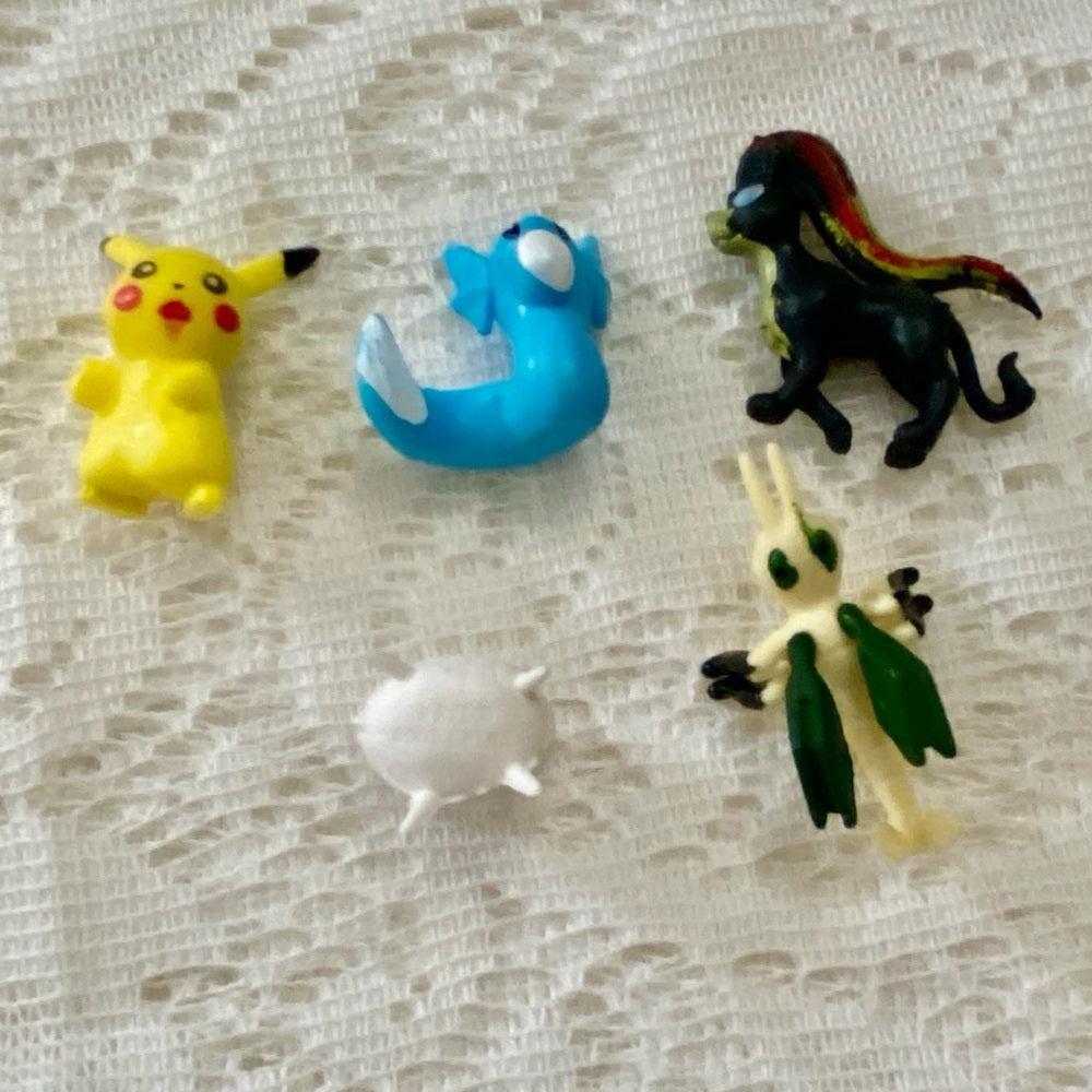 Lot RR: 12pc Lot : 2 Gold Fan Arts Cards, 5 Pokemon Cards and 5 Pokémon …