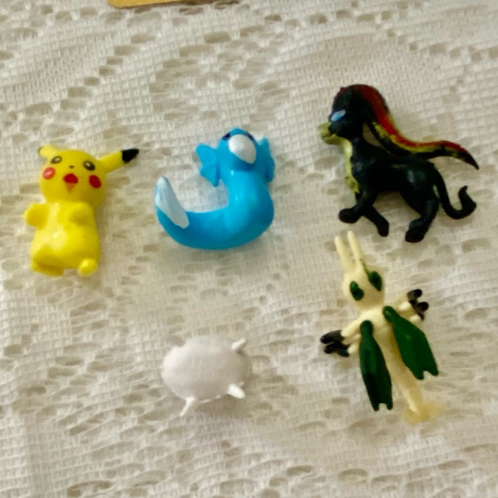 Lot RR: 12pc Lot : 2 Gold Fan Arts Cards, 5 Pokemon Cards and 5 Pokémon …