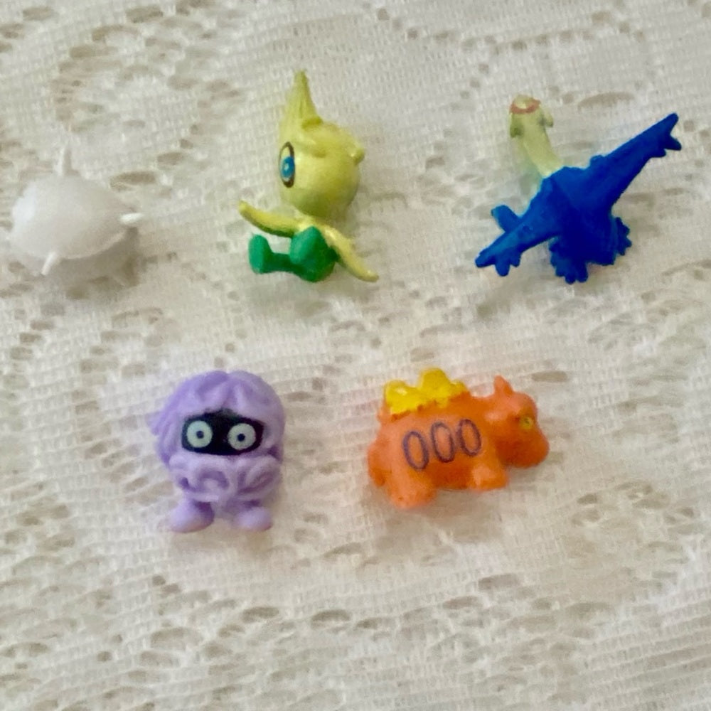 Lot SS: 12pc Lot : 2 Gold Fan Arts Cards, 5 Pokemon Cards and 5 Pokémon …