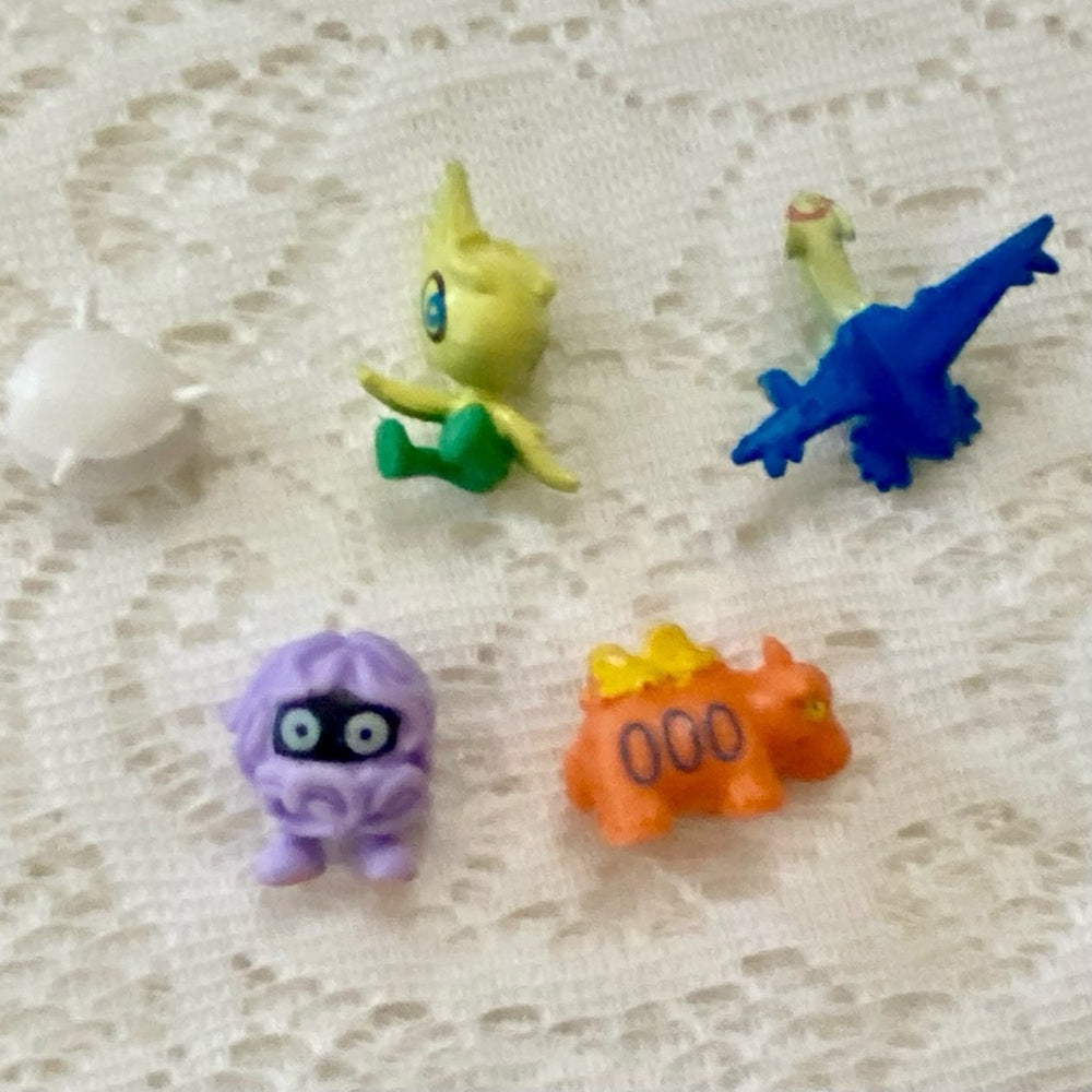 Lot SS: 12pc Lot : 2 Gold Fan Arts Cards, 5 Pokemon Cards and 5 Pokémon …