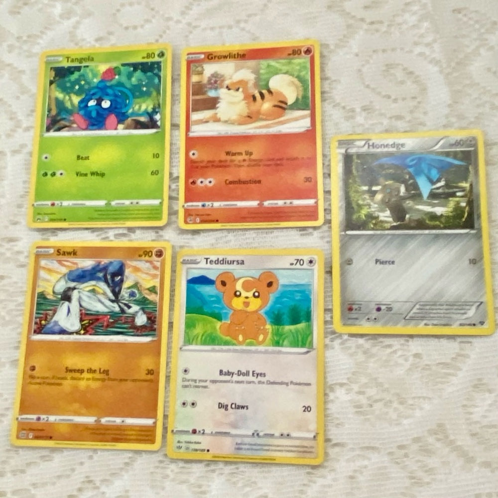 Lot TT: 12pc  Lot : 2 Gold Fan Arts Cards, 5 Pokemon Cards and 5 Pokémon…