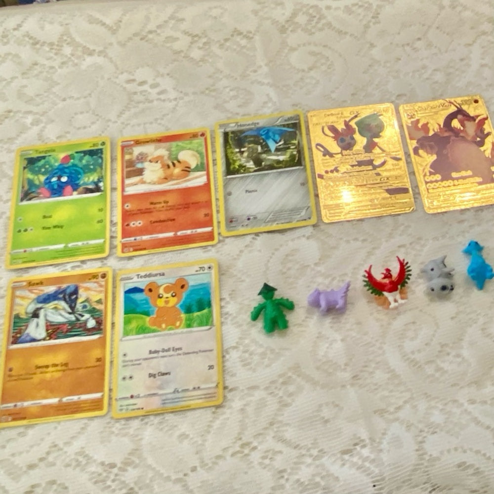 Lot TT: 12pc  Lot : 2 Gold Fan Arts Cards, 5 Pokemon Cards and 5 Pokémon…