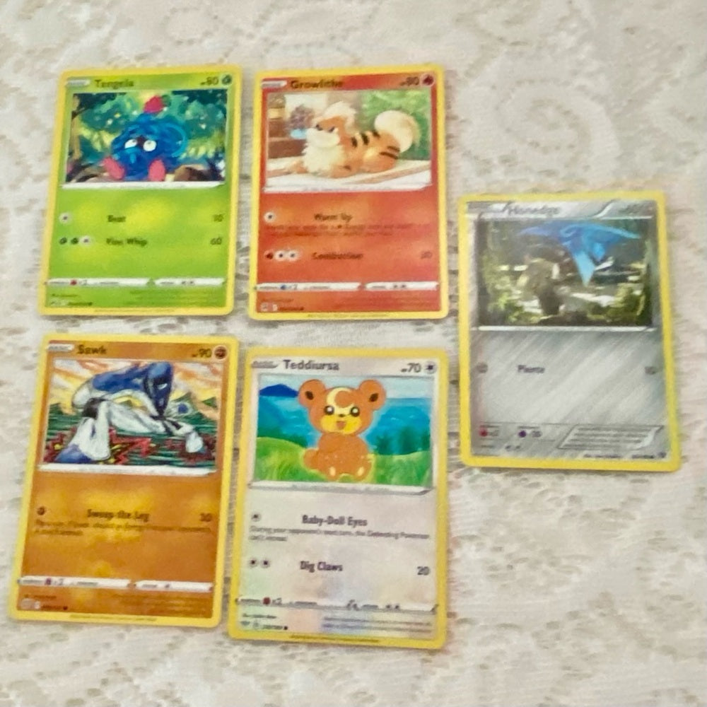 Lot TT: 12pc  Lot : 2 Gold Fan Arts Cards, 5 Pokemon Cards and 5 Pokémon…