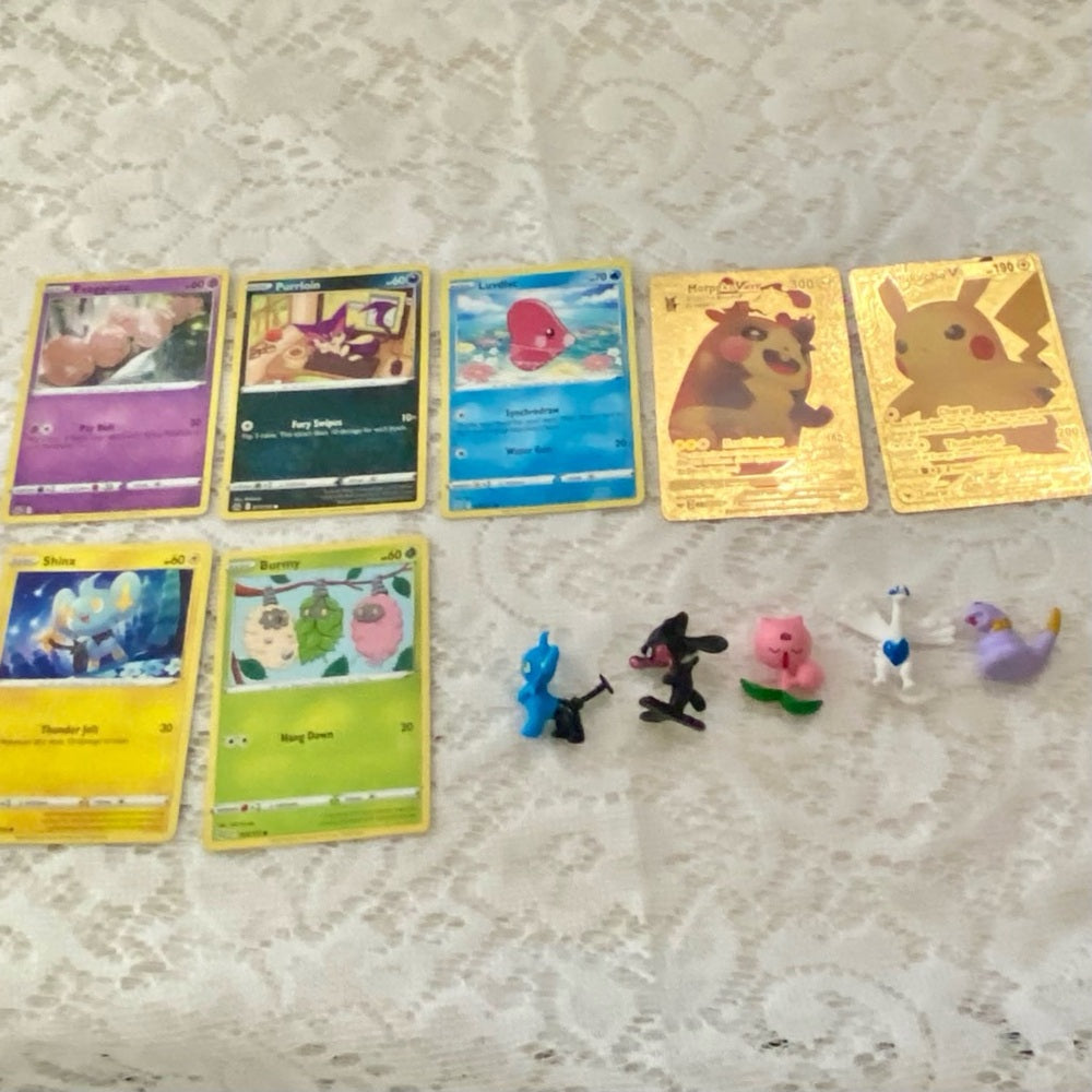 Lot UU: 12pc  Lot : 2 Gold Fan Arts Cards, 5 Pokemon Cards and 5 Pokémon…