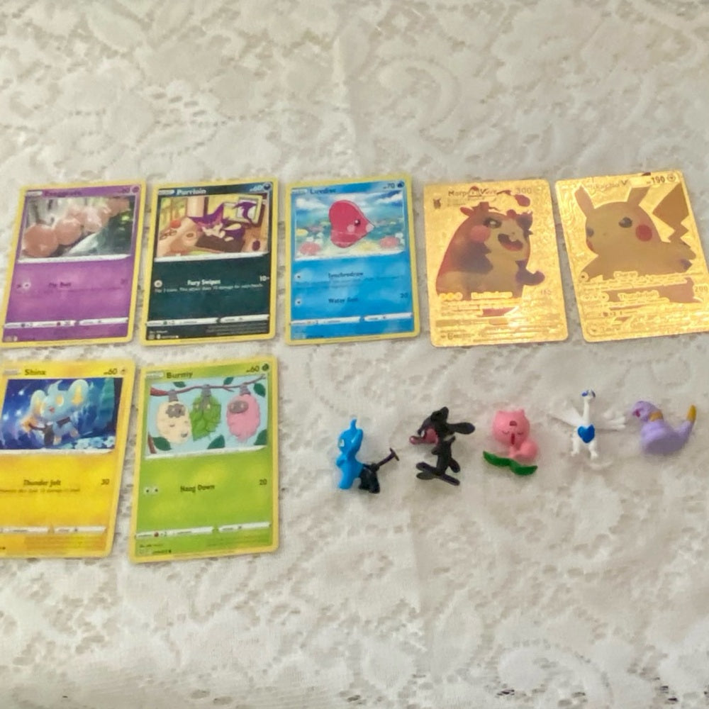 Lot UU: 12pc  Lot : 2 Gold Fan Arts Cards, 5 Pokemon Cards and 5 Pokémon…