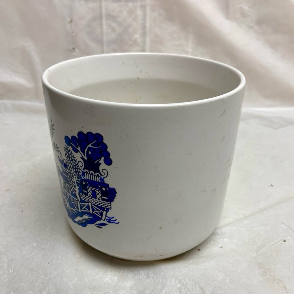 Vintage, Blue Willow  Flower Vase or Planter  4.5in H x 5in D