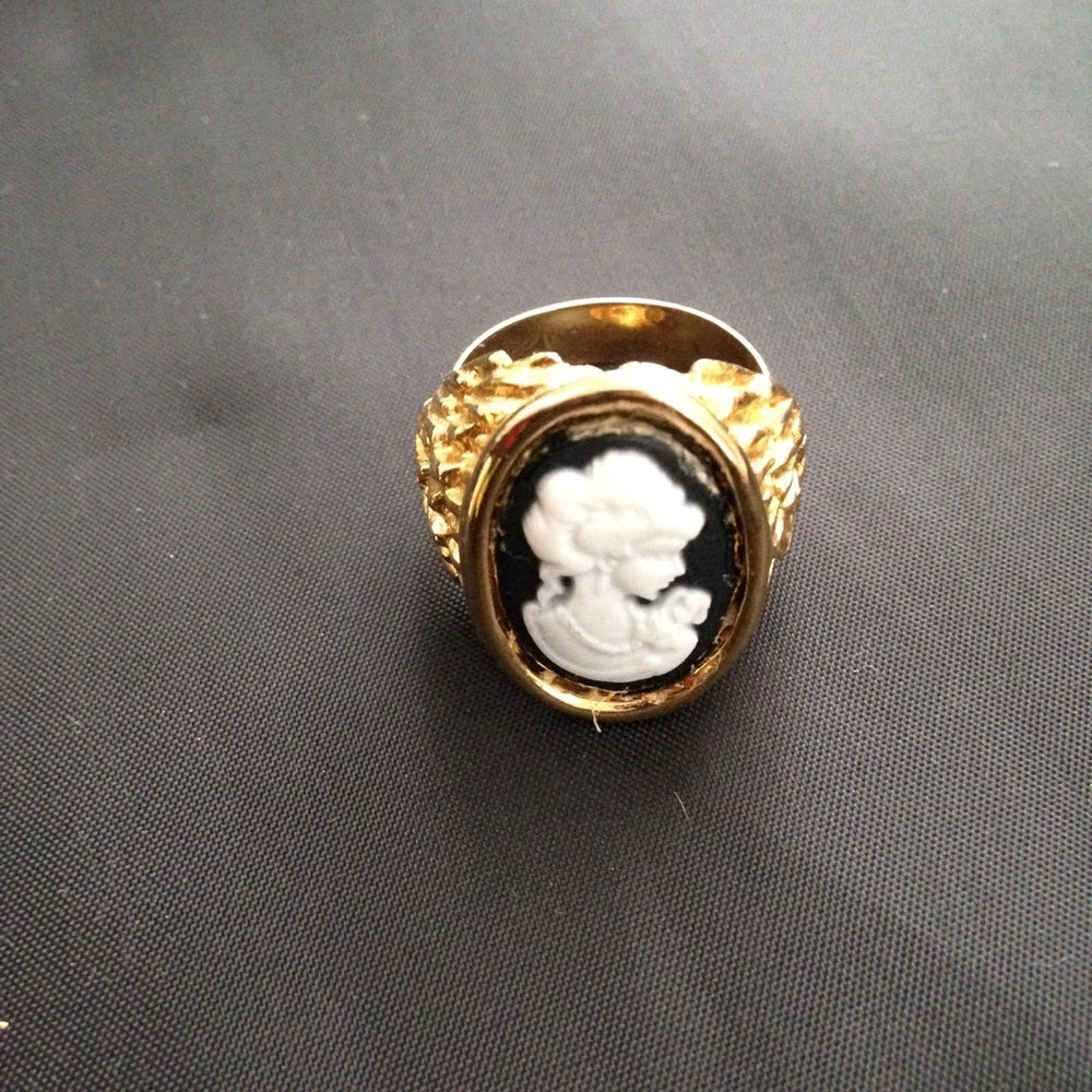 Vintage Stamped Hobe Black Cameo Adjustable Ring