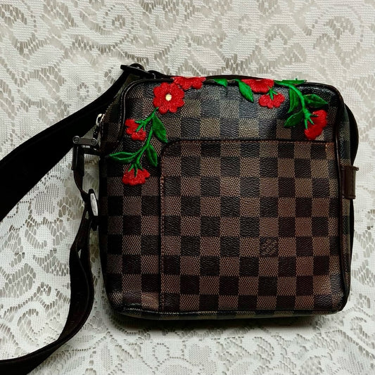 Vintage Louis Vuitton Damier Messenger Crossbody Bag 8in x8in x 3in (MI4087)