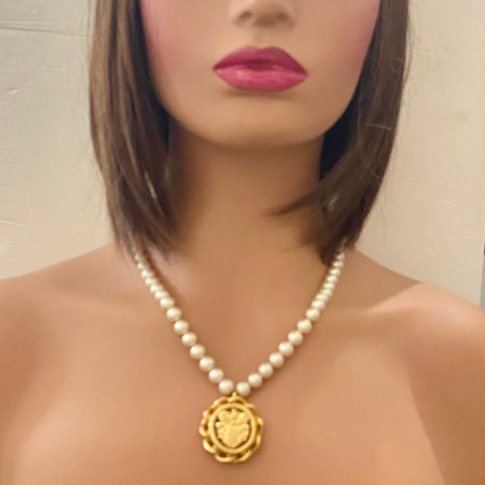 Vintage, Hattie Carnegie Gold Emblem and Pearl Necklace