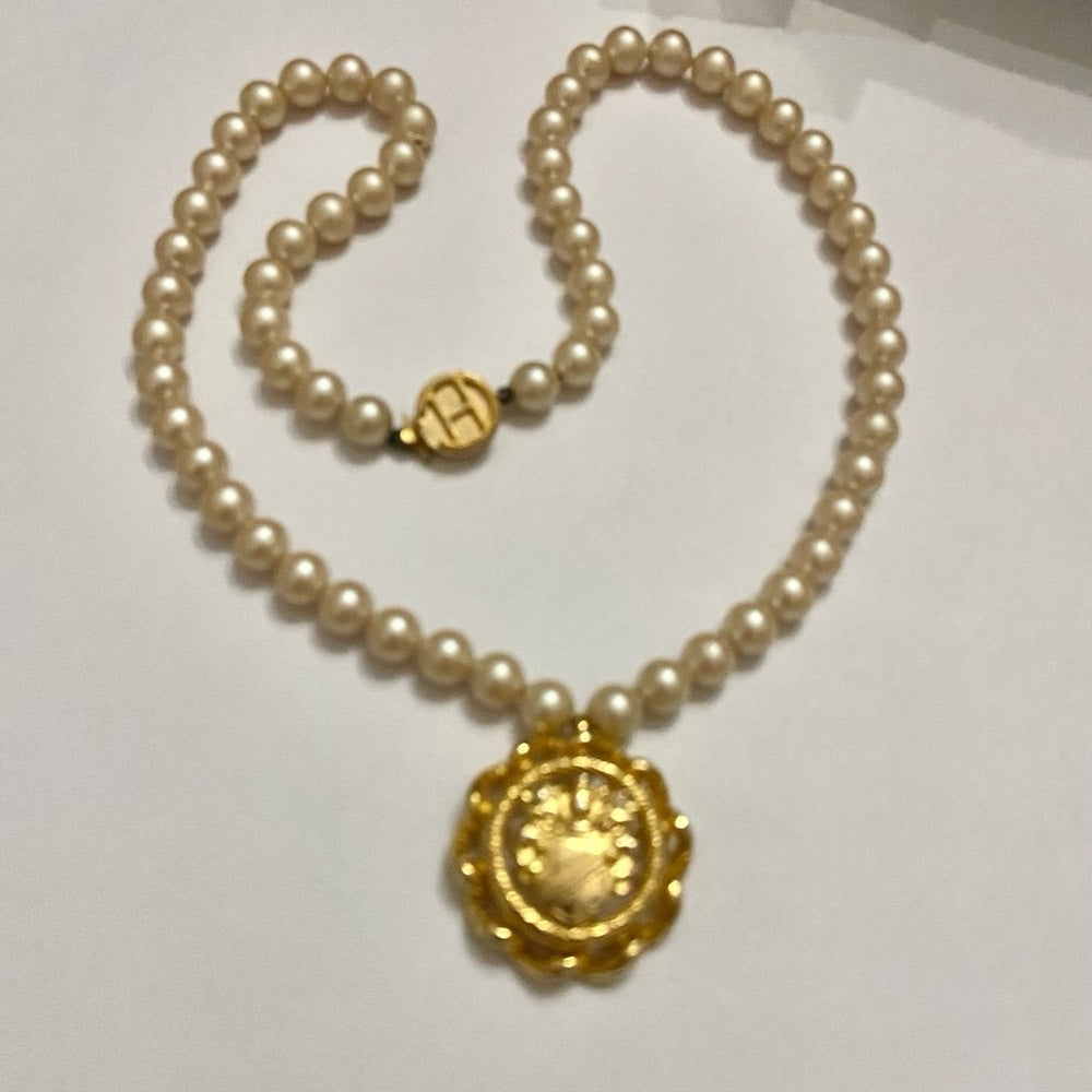 Vintage, Hattie Carnegie Gold Emblem and Pearl Necklace