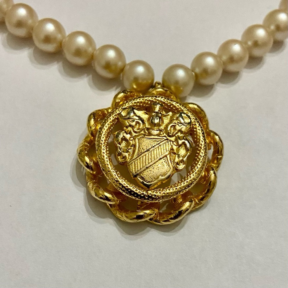 Vintage, Hattie Carnegie Gold Emblem and Pearl Necklace