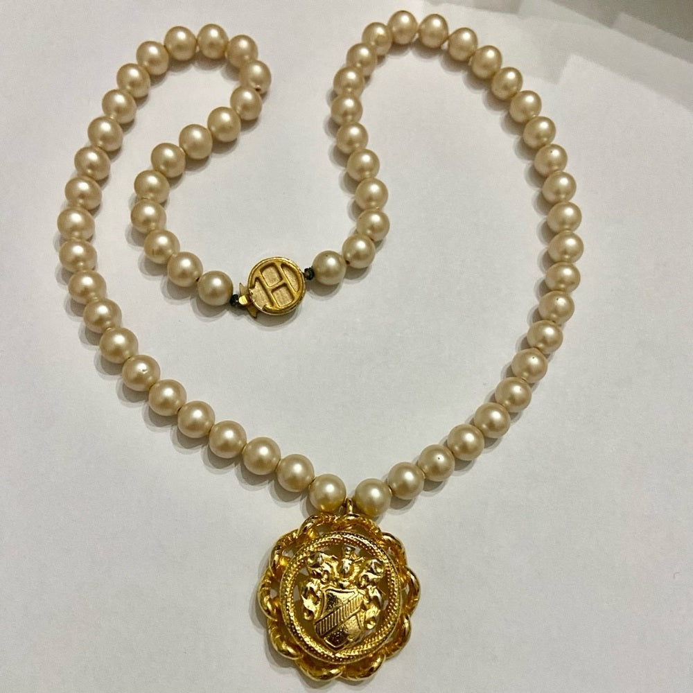 Vintage, Hattie Carnegie Gold Emblem and Pearl Necklace
