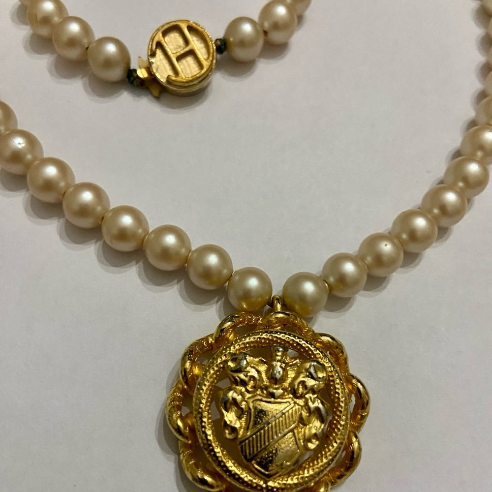 Vintage, Hattie Carnegie Gold Emblem and Pearl Necklace