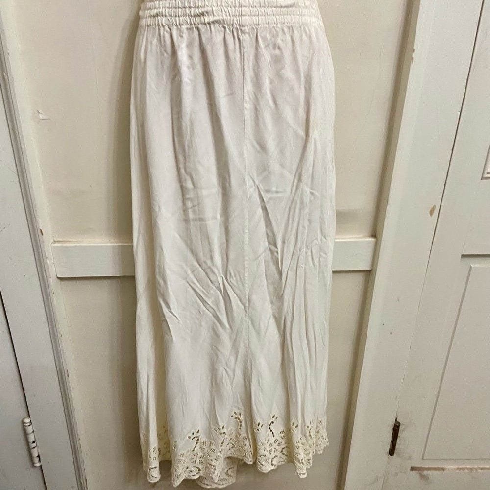 White Skirt with Hem Embroidered Lace Cutwork (L)