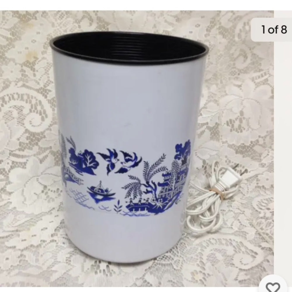 Vintagel, Mushroom, Cylindrical Blue Willow Electric Table lamp 12.5inx6in