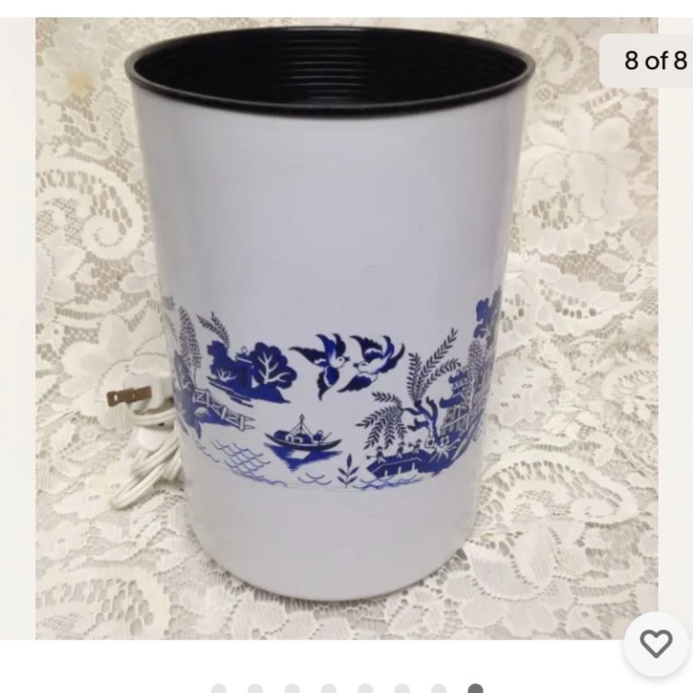 Vintagel, Mushroom, Cylindrical Blue Willow Electric Table lamp 12.5inx6in