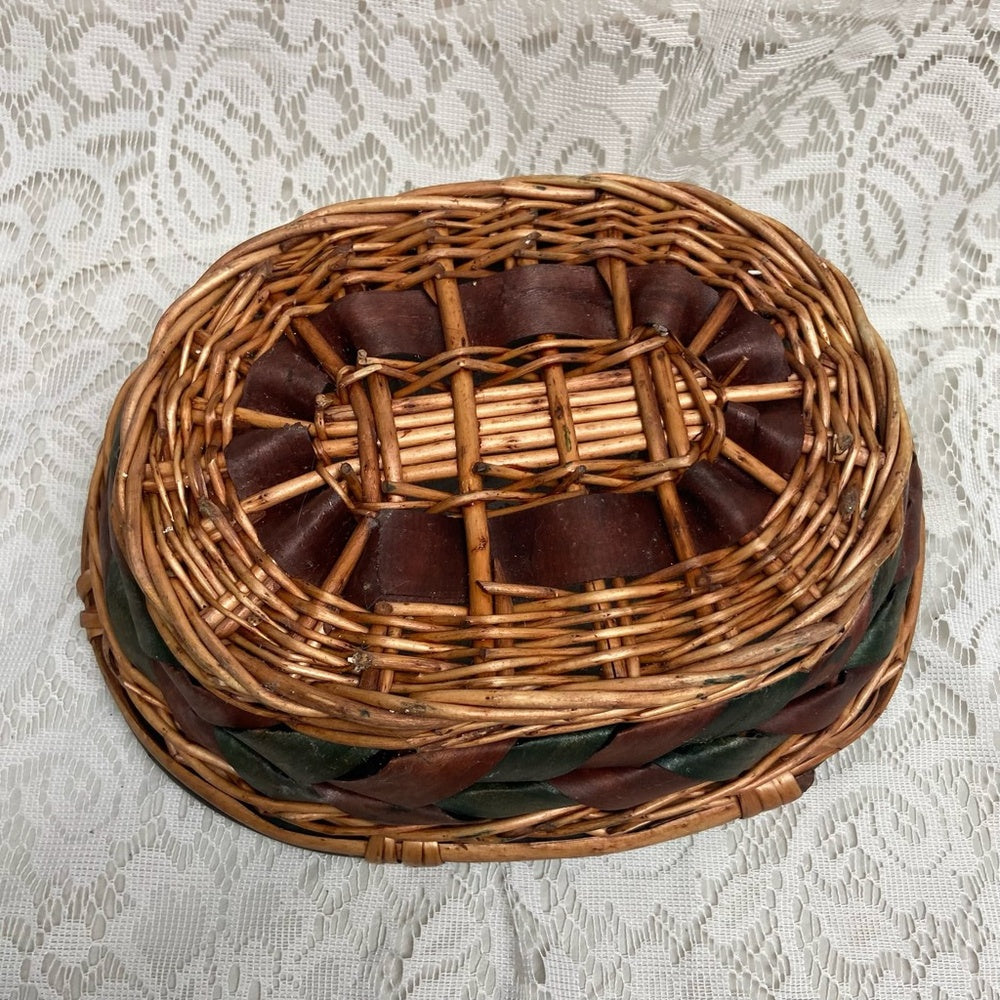 Vintage, Bread Basket 12in x 7.5in x 4in