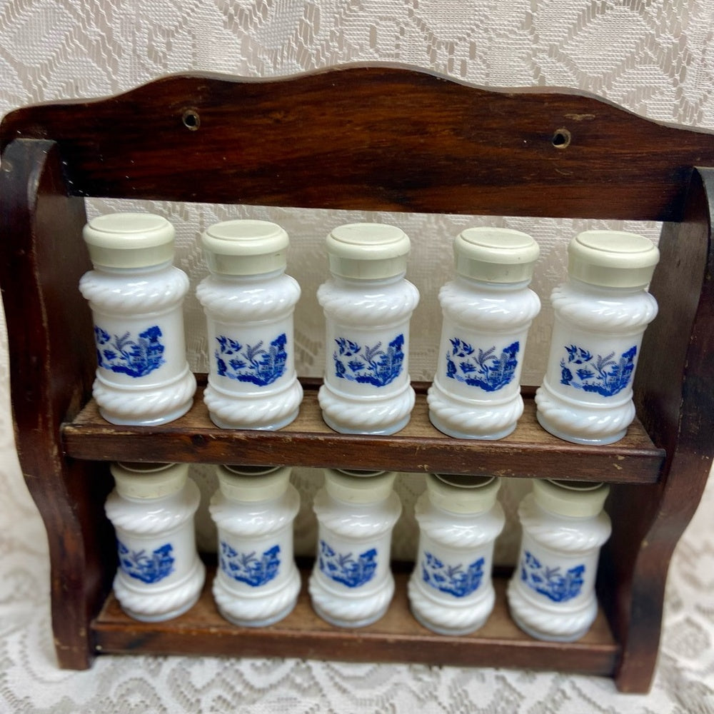 Vintage, 10-pc Blue Willow Milk Glass Shaker Set with Wooden Rack. (2T0625)  Thi