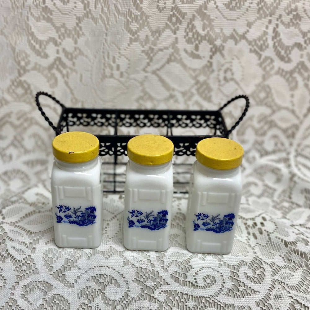 Vintage, 3-pc Blue Willow, Griffiths Glass Shaker Set with Black Metal Stand