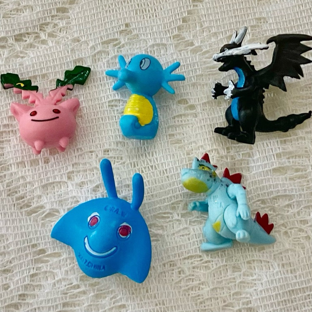 Lot OO: 12pc Lot : 2 Gold Fan Arts Cards, 5 Pokemon Cards and 5 Pokémon …
