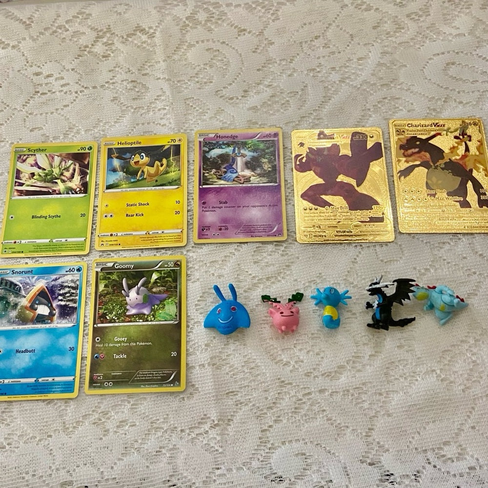 Lot OO: 12pc Lot : 2 Gold Fan Arts Cards, 5 Pokemon Cards and 5 Pokémon …