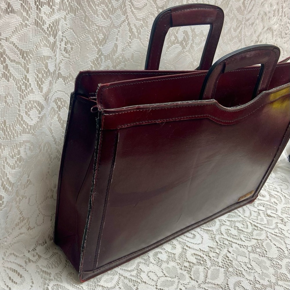 Vintage, Gulliver, Burgundy Leather Briefcase 17in x 12in x 4in