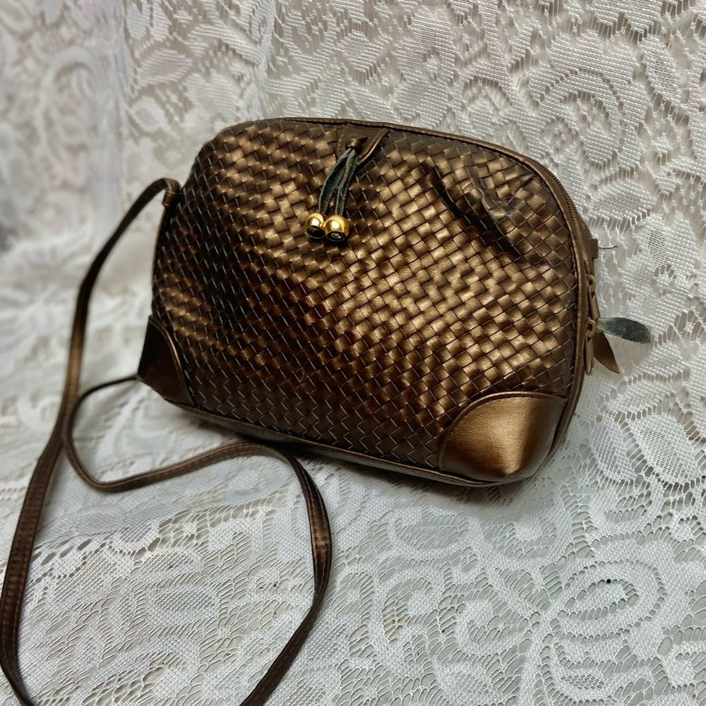 Vintage, Vinilo Gold Woven Leather Crossbody Bag (9in x 7in x 3in)