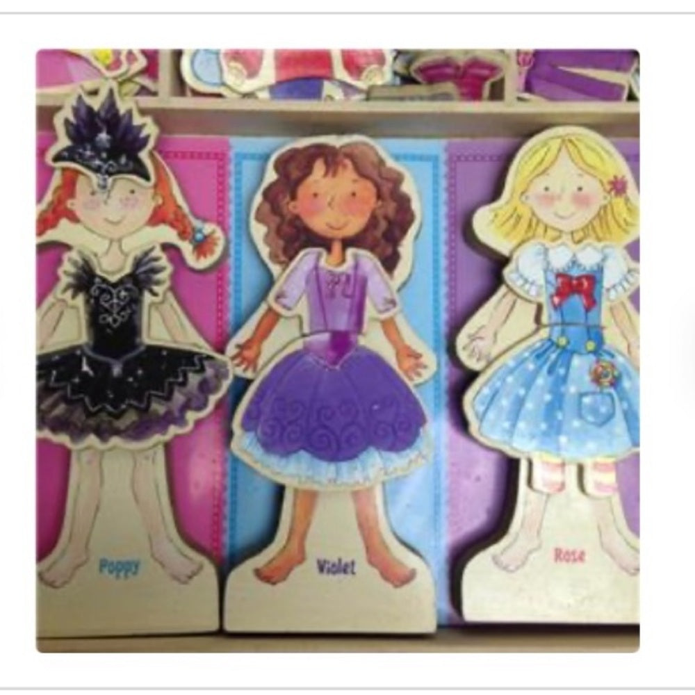 2008 Shure Magnetic Daisy Girls Doll Set-Dollhouse & Dress-up, About 130pcs