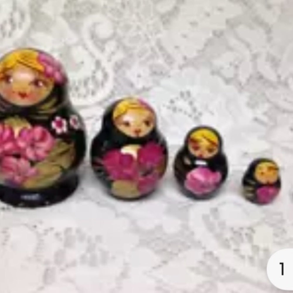 Vintage, 5pc Russian Nesting Dolls