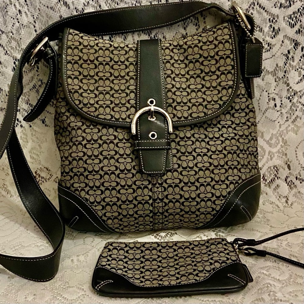 Coach -Vintage Soho Black White Jacquard Signature Crossbody and Wristlet Set