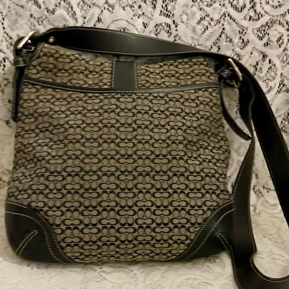 Coach -Vintage Soho Black White Jacquard Signature Crossbody and Wristlet Set