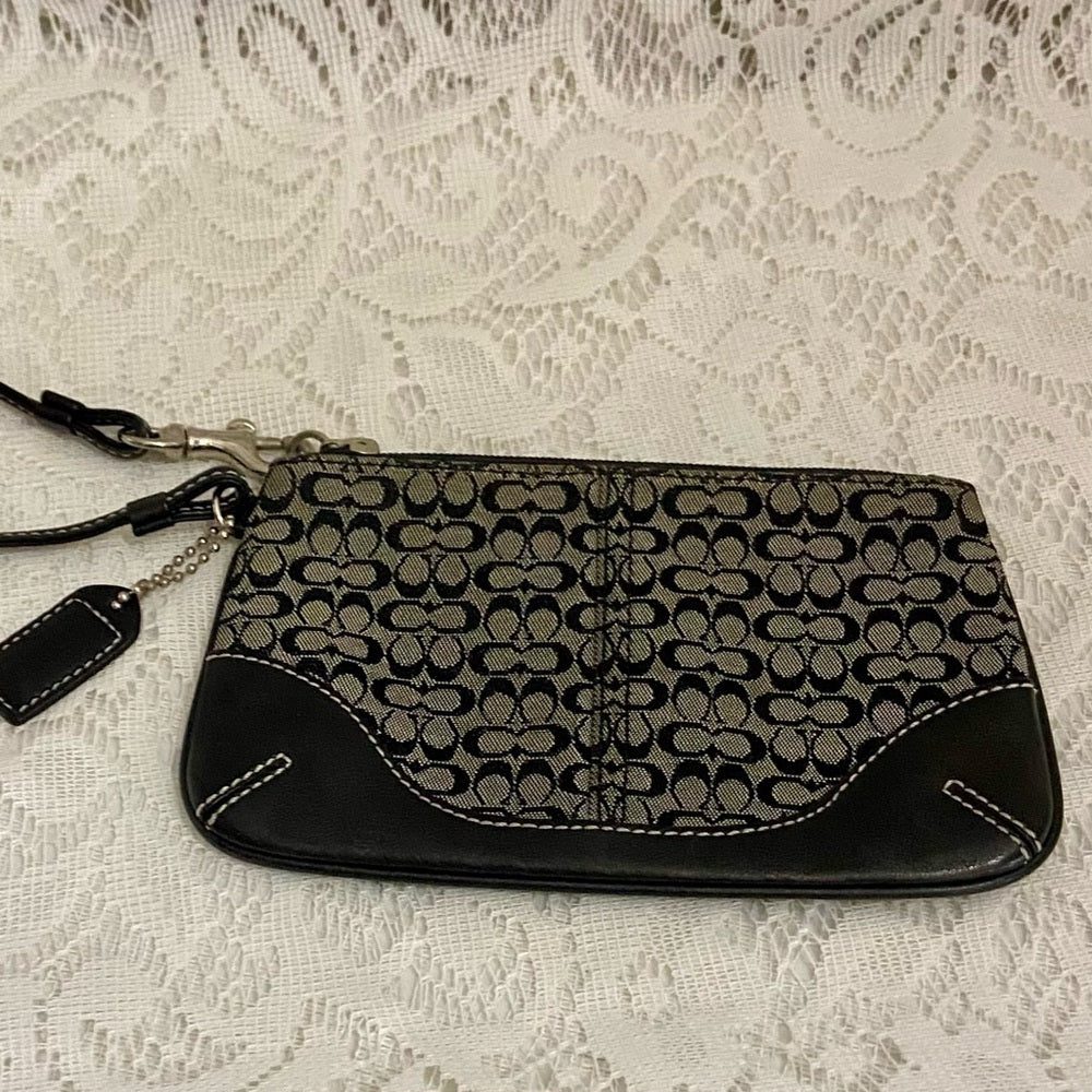 Coach -Vintage Soho Black White Jacquard Signature Crossbody and Wristlet Set