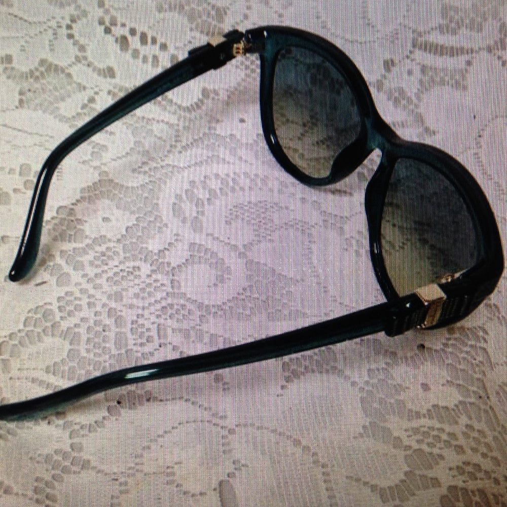 Salvatore Ferragamo Italy SF7605, Teal Sun Glasses